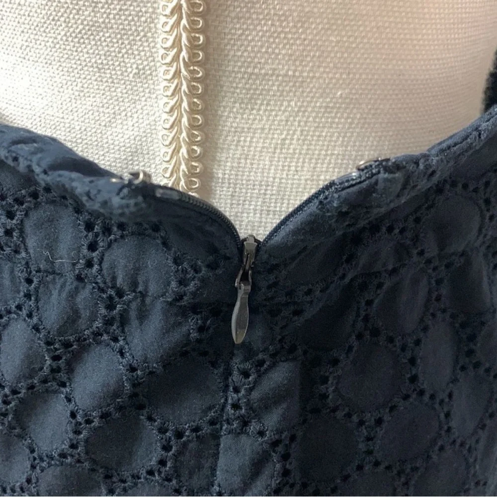 Banana Republic Navy Blue Eyelet 100% Cotton Skirt Size 2 - Picture 8 of 8